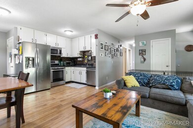 20-web-or-mls-858-w-24th-st