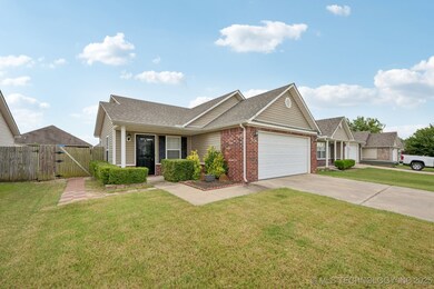 10 W Fairlane Place, Sapulpa, OK 74066 - photo 2