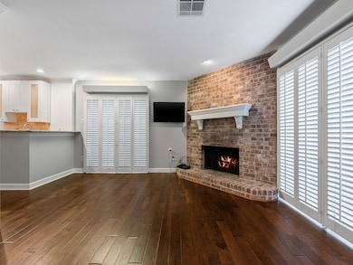 Wall mounted smart TV stays!