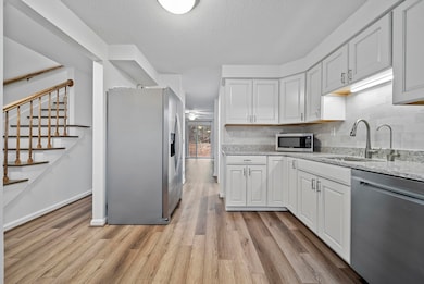 8 Donovan Ct, MerriMacK, NH 03054 - photo 6