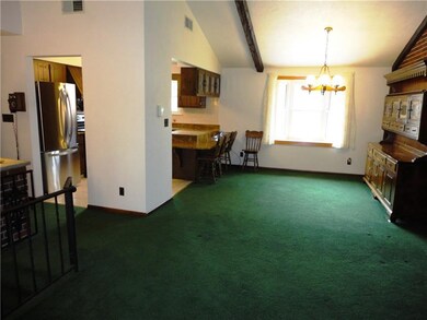 Nice open flow of the living room, to the dining r