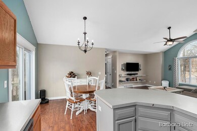 975 Scenic View Dr unit 12, Plainwell, MI 49080 - photo 6