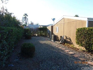 24585 Cornstalk Rd, Wildomar, CA 92595 - photo 4