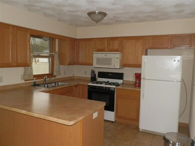 2354 S Terrace St, Janesville, WI 53546 - photo 4