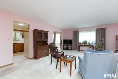 2138 W 38th Place, Davenport, IA 52806 - photo 4