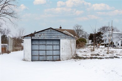 8 Carlson Dr, Cumberland, RI 02864 - photo 3