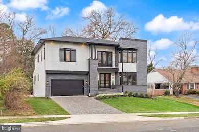 6539 Fairlawn Dr, McLean, VA 22101 - photo 4