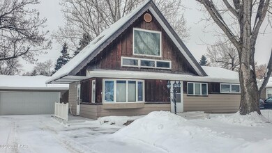1514 S 16th St, Grand Forks, ND 58201 - photo 3