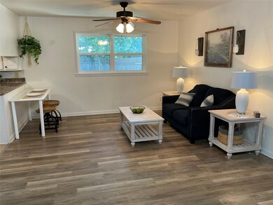 411 E 10th St, Bonham, TX 75418 - photo 6