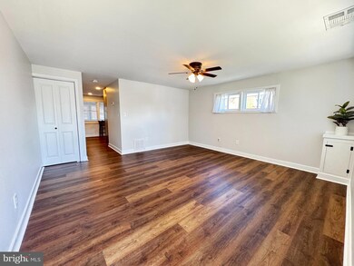 2754 Yarnall Rd, Halethorpe, MD 21227 - photo 6