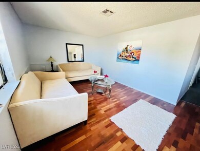 5701 Smoke Ranch Rd unit D, Las Vegas, NV 89108 - photo 3