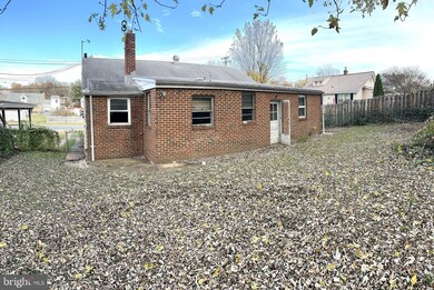 233 3rd Ave, Lansdowne, MD 21227 - photo 2