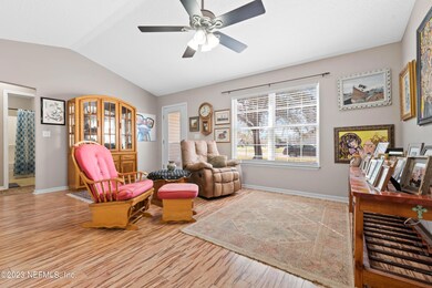 633 Fox Run Cir-6