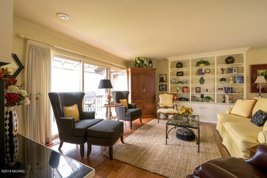 7700_St_Andrews_Portage_49024-11