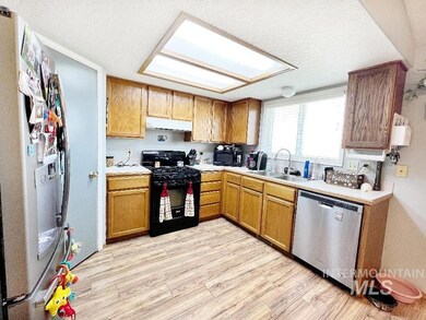 204 W Crestwood Dr, Nampa, ID 83686 - photo 4