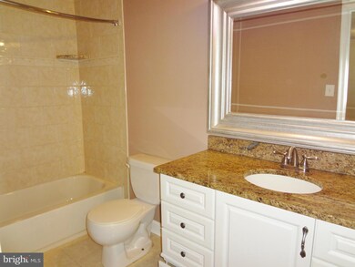 4047 Chetham Way unit 18, Woodbridge, VA 22192 - photo 7