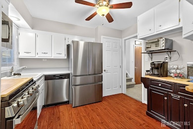 26 Pinebrook Dr, Neptune, NJ 07753 - photo 2