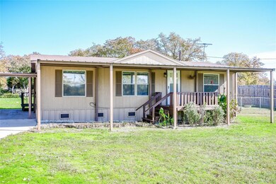 413 Daisy Dr, Granbury, TX 76049 - photo 2