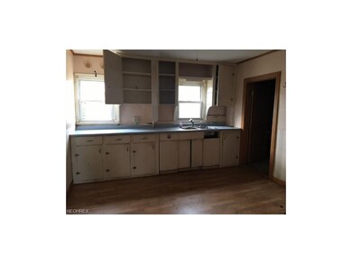 2985 Maple Ave NE, Canton, OH 44714 - photo 2