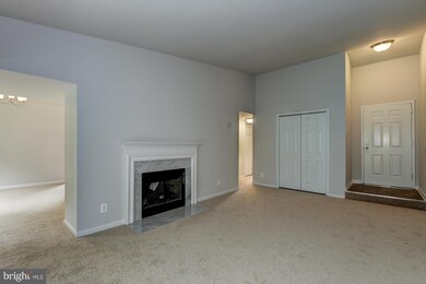 7 Pickering Ct unit 202, Germantown, MD 20874 - photo 3