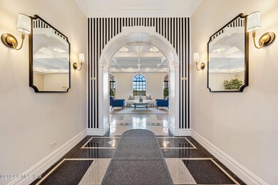 42-web-or-mls-40-w-elm-st-unit-2d