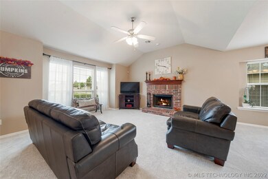 1404 W Waco St, Broken Arrow, OK 74011 - photo 6