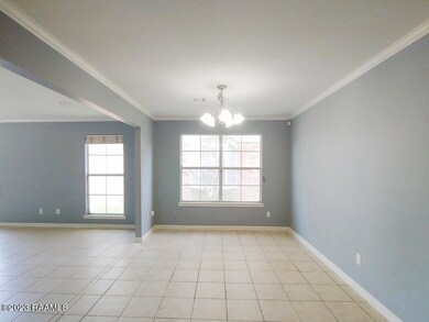 6 Dining Area