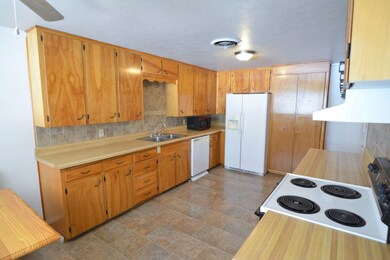 1203 Spruce Ave, Alamogordo, NM 88310 - photo 6