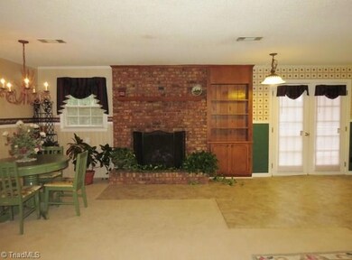 222 W Edison Dr, Statesville, NC 28625 - photo 7