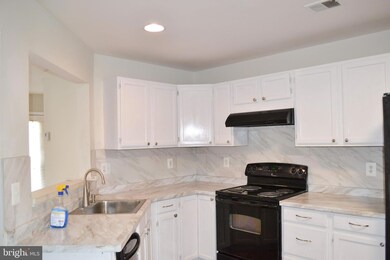 8317 Green Heron Way unit 23, Lorton, VA 22079 - photo 4
