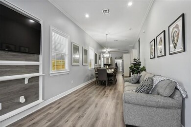 2107 Harmony St, New Orleans, LA 70115 - photo 3