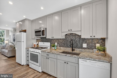 312 N Henry St unit 1/2, Alexandria, VA 22314 - photo 4