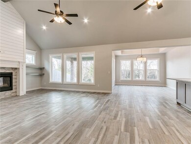 19713 Rambling Creek Dr, Edmond, OK 73012 - photo 5