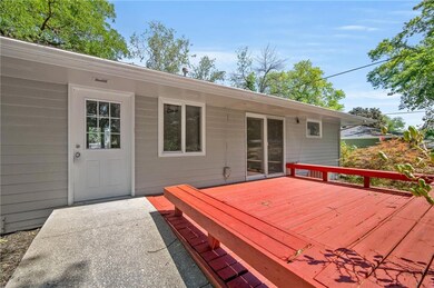 4132 E 10th St, Des Moines, IA 50313 - photo 4