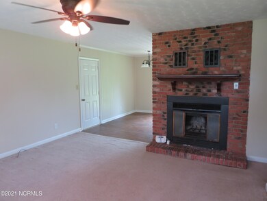 303 Lakewood Dr, Jacksonville, NC 28546 - photo 3