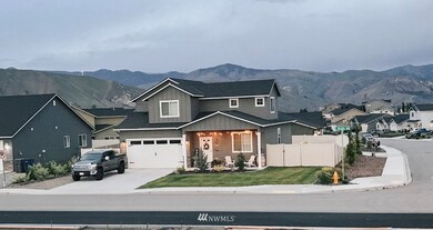 336 S Nevada Ave, East Wenatchee, WA 98802 - photo 2