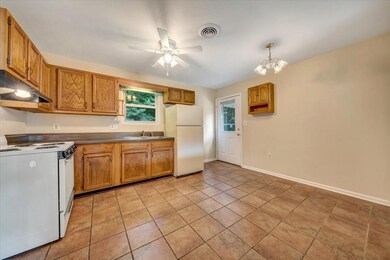 Eat-in-kitchen