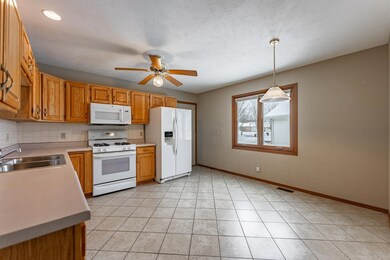 6008 Sawgrass Dr, Rockford, IL 61114 - photo 7