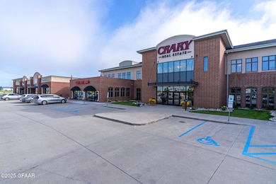 4551 S Washington St, Grand Forks, ND 58201 - photo 2