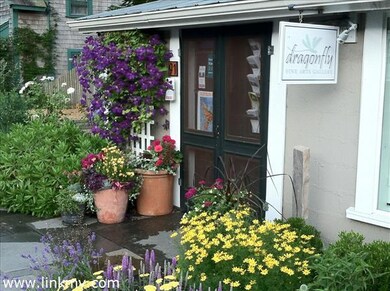 91 Dukes County Ave unit R, Vineyard Haven, MA 02568 - photo 2