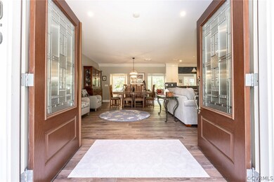 Foyer inlay of Mother of Pearl with beautiful lead