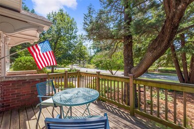 219 Johnson Ave NW, Cedar Rapids, IA 52405 - photo 3