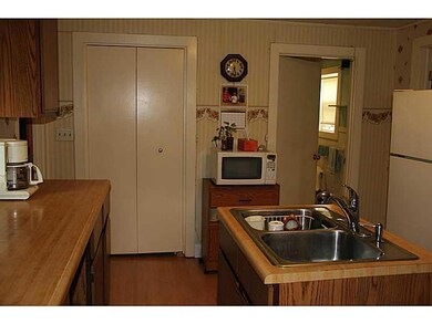 Kitchen. New laminate flooring. Gas...
