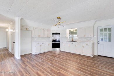 6-web-or-mls-503 E Broussard-2