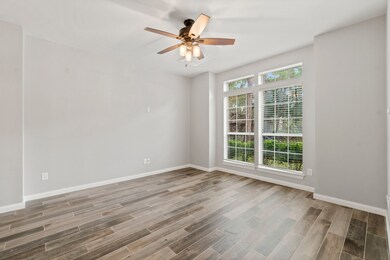 82 E Timberspire Ct, Spring, TX 77380 - photo 5