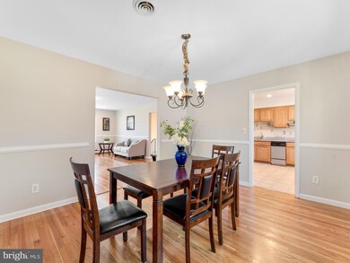 2108 Liberty Lake Dr, Sykesville, MD 21784 - photo 4