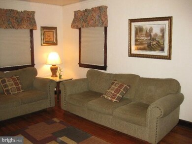 810 Thurman Ave, Hyattsville, MD 20783 - photo 3