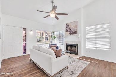 1332 N Brittany Ln-6