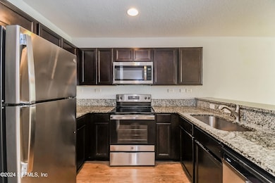 006-photo-kitchen-14080153