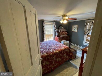 435 Wilkes St, Berkeley Springs, WV 25411 - photo 7